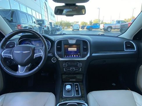 Used 2016 Chrysler 300 C image 14