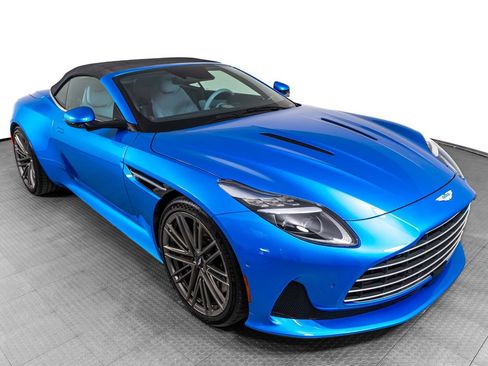 Used 2024 Aston Martin DB12 Convertible RWD image 4
