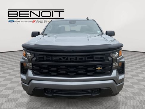 Used 2023 Chevrolet Silverado 1500 Custom AWD/4WD image 2