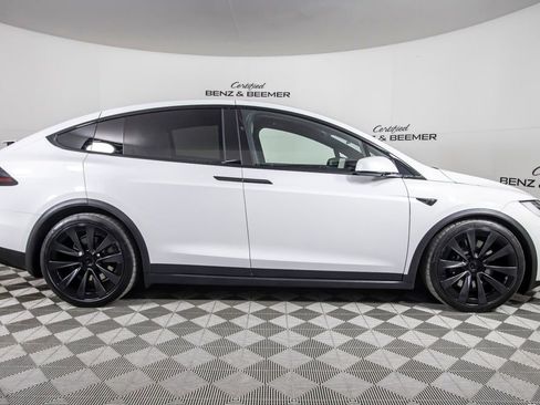 Used 2022 Tesla Model X Plaid image 4