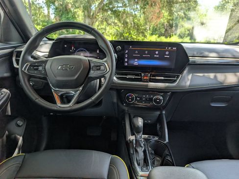 Used 2025 Chevrolet TrailBlazer ACTIV w/ Convenience Package FWD image 11