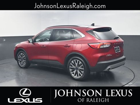 Used 2020 Ford Escape Titanium image 7