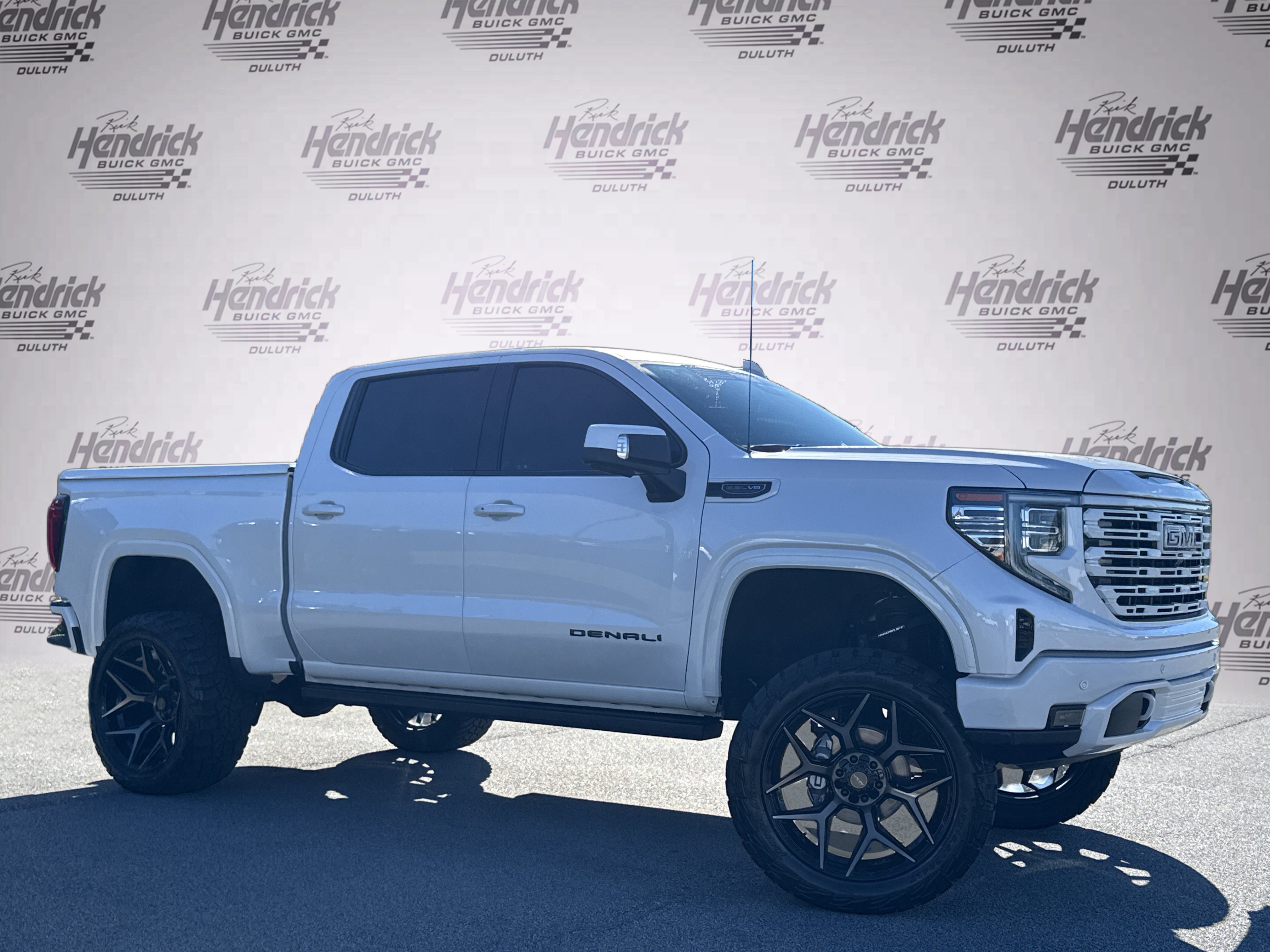 Used 2024 GMC Sierra 1500 Denali w/ Denali Reserve Package AWD/4WD image 2
