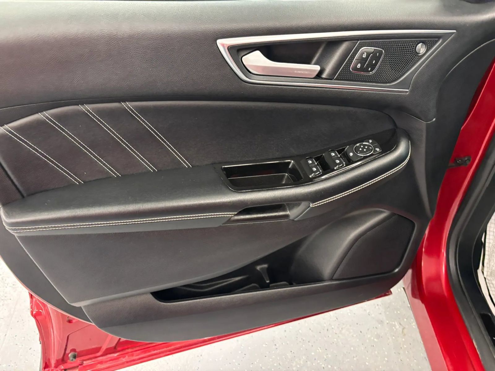 Used 2020 Ford Edge ST w/ Cold Weather Package AWD/4WD image 38