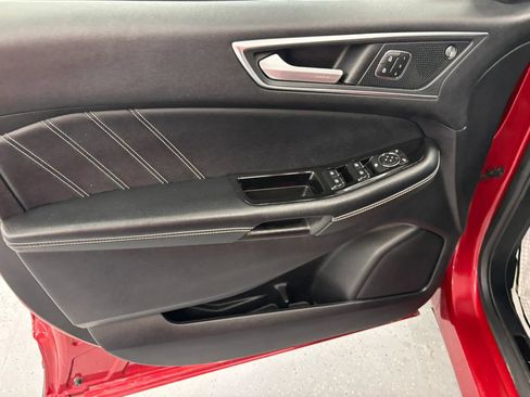 Used 2020 Ford Edge ST w/ Cold Weather Package AWD/4WD image 38
