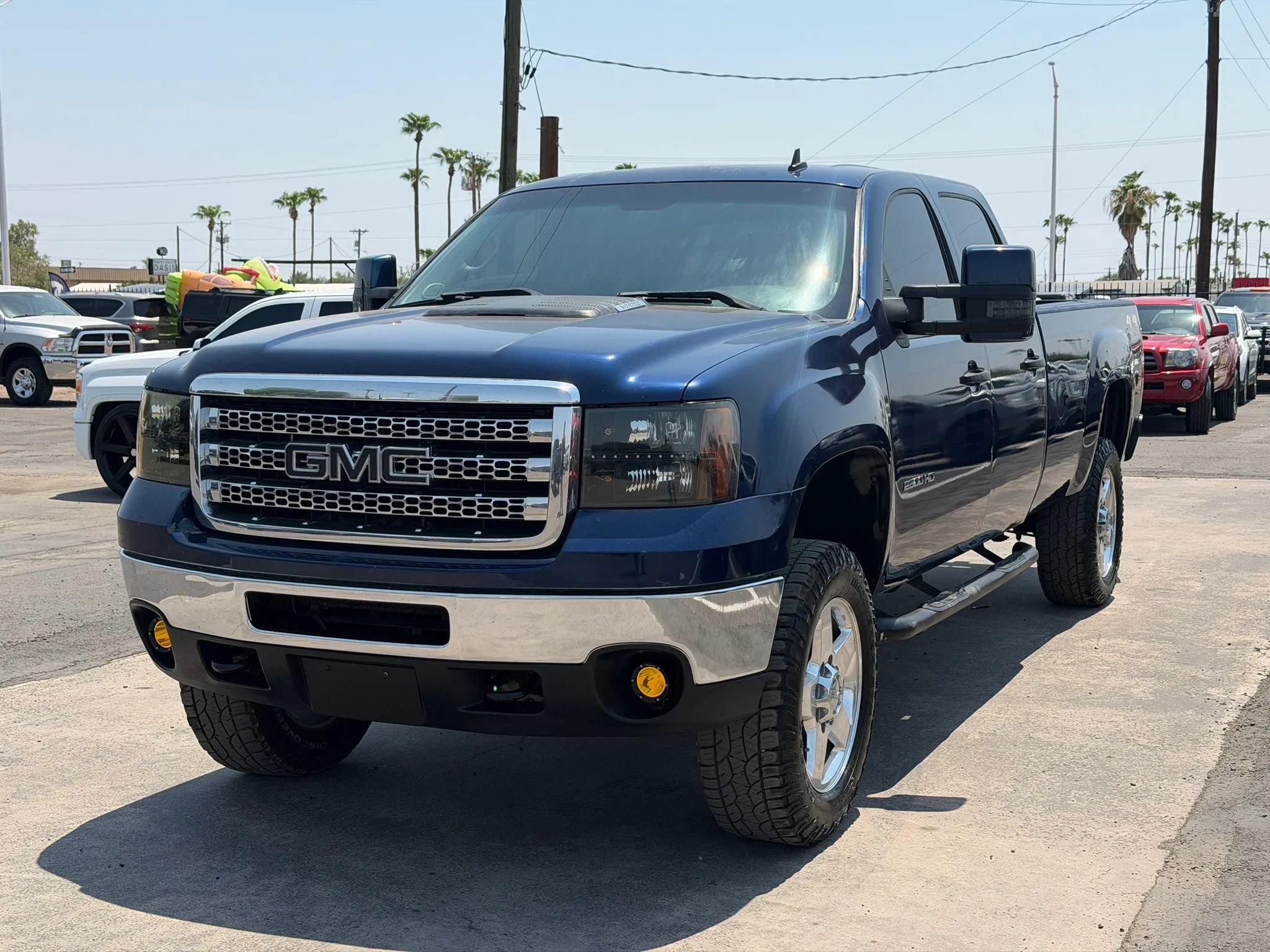 Used 2014 GMC Sierra 2500 SLE AWD/4WD image 1