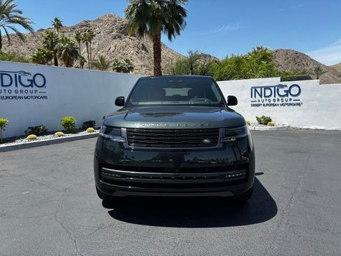 Used 2025 Land Rover Range Rover SE AWD/4WD image 2