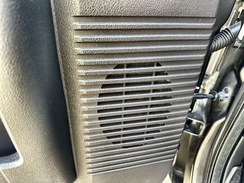 Used 2016 Ford F250 Lariat w/ Lariat Interior Package image 23