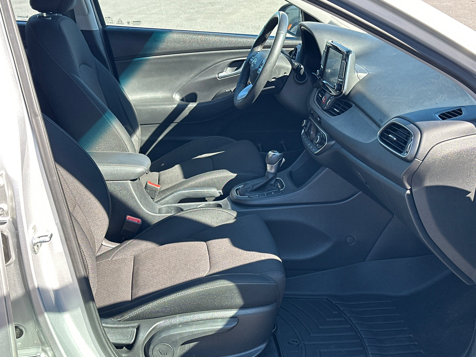 Used 2018 Hyundai Elantra GT w/ Style Package 02 FWD image 14