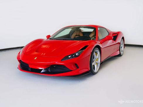 Used 2021 Ferrari F8 Tributo RWD image 2