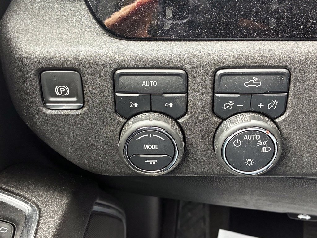 Used 2024 Chevrolet Silverado 1500 LT AWD/4WD image 11
