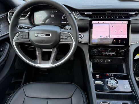 New 2025 Jeep Grand Cherokee Limited w/ MOPAR Finishing Package image 18