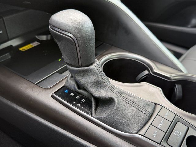 Used 2024 Toyota Camry XSE FWD image 18