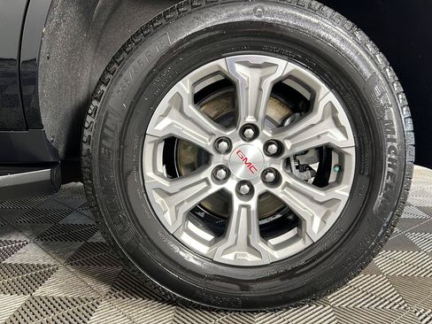 Used 2023 GMC Yukon SLE AWD/4WD image 19