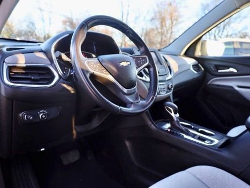 Certified 2022 Chevrolet Equinox LT w/ Driver Convenience Package image 21