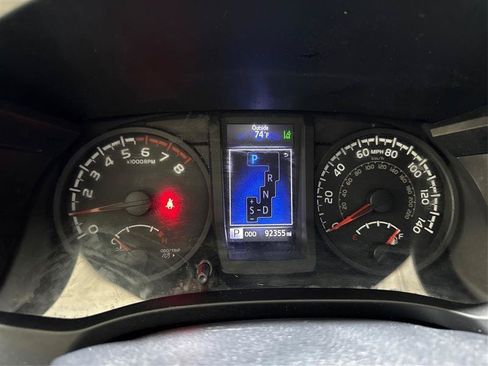 Used 2019 Toyota Tacoma SR RWD image 13