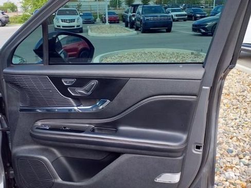 Used 2021 Lincoln Corsair AWD image 23