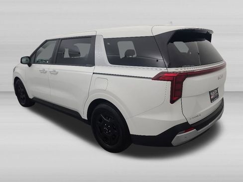 Used 2025 Kia Carnival FWD image 6