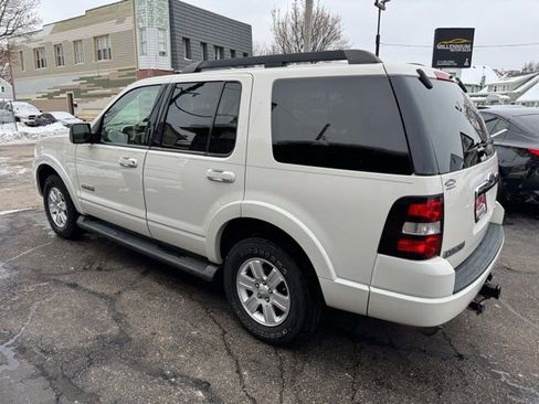 Used 2008 Ford Explorer XLT image 4