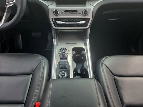 Certified 2022 Ford Explorer XLT w/ Equipment Group 202A image 21