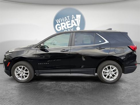 Used 2023 Chevrolet Equinox LT w/ Driver Convenience Package image 7