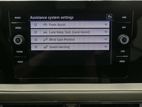 Used 2025 Volkswagen Taos SEL image 27