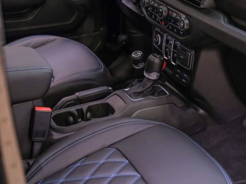 Used 2025 Jeep Gladiator Sport AWD/4WD image 70