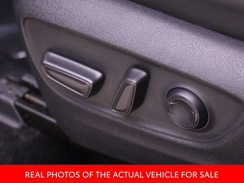 Used 2022 Toyota Highlander XSE FWD image 15