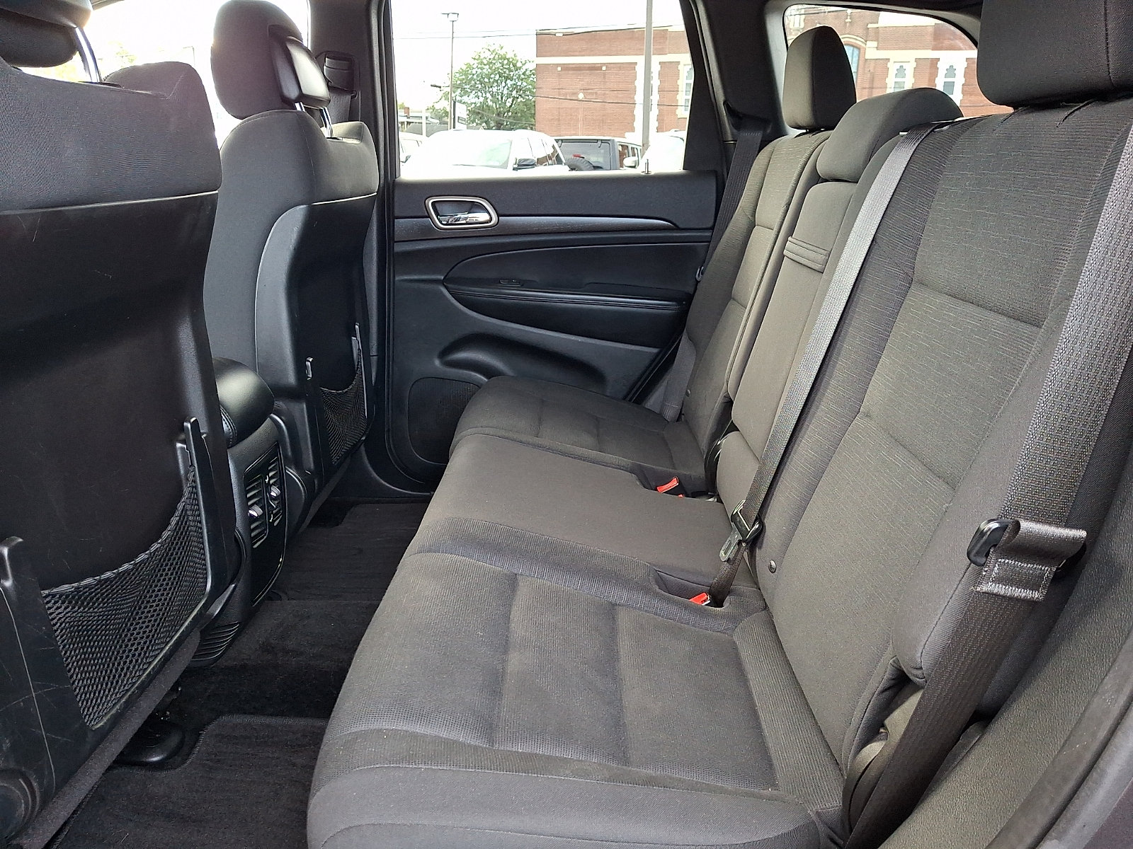Used 2015 Jeep Grand Cherokee Laredo w/ Quick Order Package 23E AWD/4WD image 10
