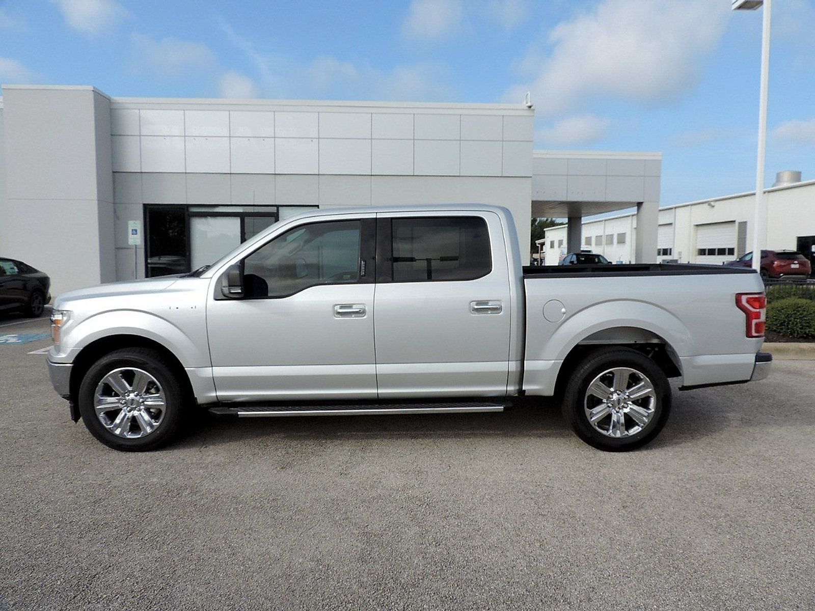 Used 2019 Ford F150 XLT w/ Equipment Group 302A Luxury RWD image 8