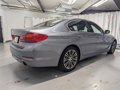 Used 2018 BMW 530i xDrive w/ Premium Package image 3