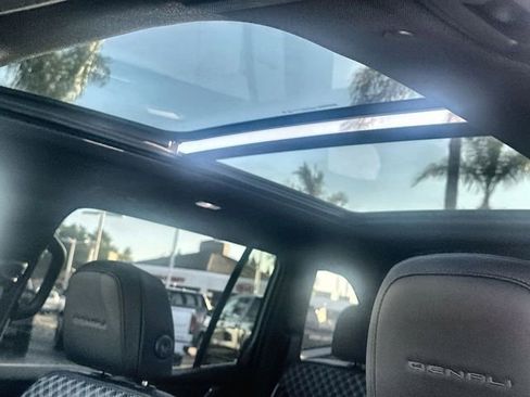 New 2026 GMC Acadia Denali image 19