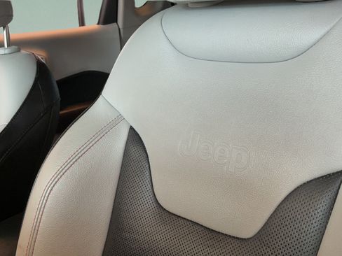 Used 2018 Jeep Compass Limited AWD/4WD image 26