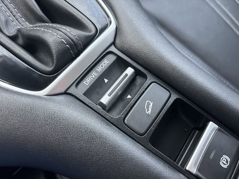 Used 2023 Honda HR-V EX-L image 39