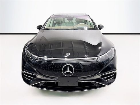 Certified 2022 Mercedes-Benz EQS 580 4MATIC Sedan image 2