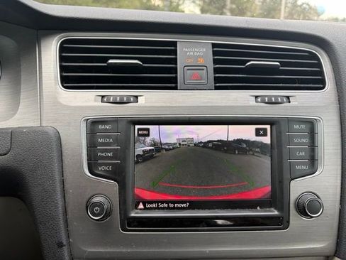 Used 2017 Volkswagen Golf Wolfsburg Edition image 32