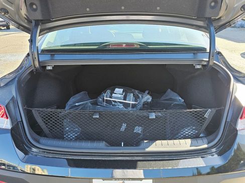 Used 2025 Hyundai Elantra SE image 13