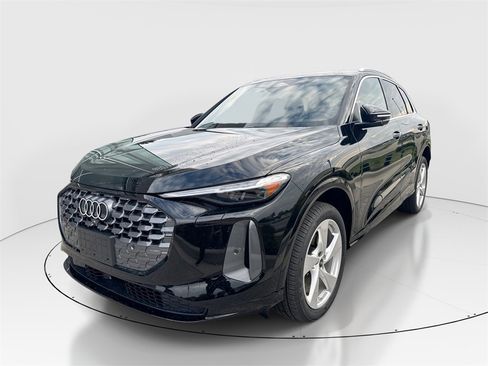 New 2025 Audi Q5 Premium Plus image 1