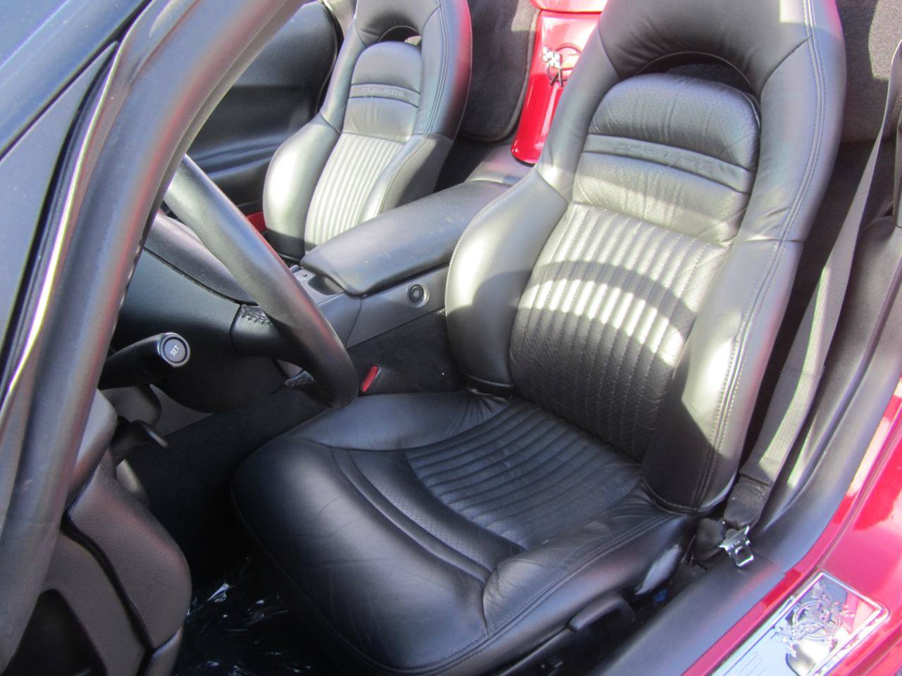 Used 2001 Chevrolet Corvette Convertible w/ Preferred Equipment Group2 RWD image 20