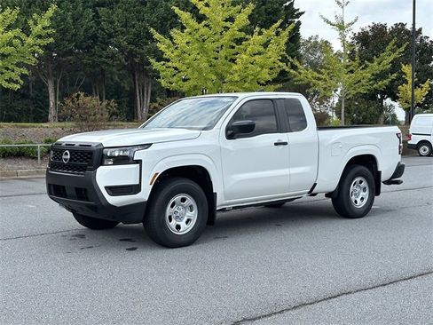 New 2026 Nissan Frontier S image 3