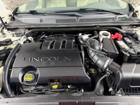 Used 2009 Lincoln MKS FWD image 33