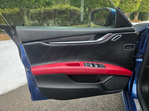 Used 2020 Maserati Ghibli S GranSport image 9