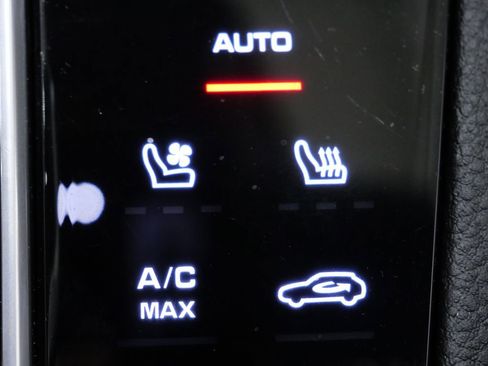 Used 2023 Porsche Cayenne S image 22