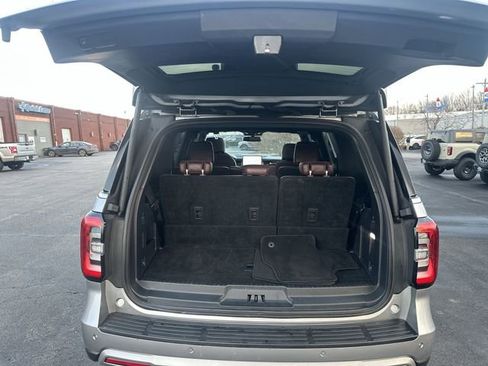 Used 2024 Ford Expedition Limited image 23