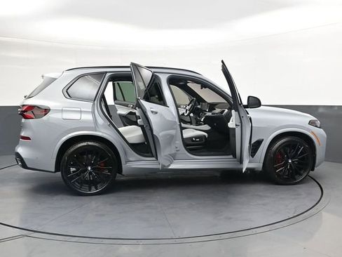 Used 2026 BMW X5 xDrive40i w/ M Sport Package AWD/4WD image 36