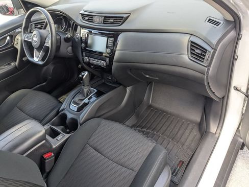 Used 2018 Nissan Rogue SV w/ Premium Package AWD/4WD image 21