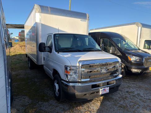 New 2026 Ford E-350 and Econoline 350 Super Duty w/ Power Equipment Group image 2