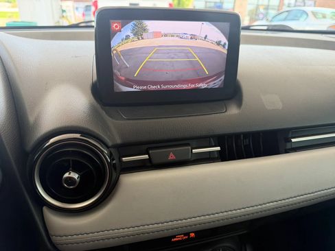 Used 2019 Toyota Yaris LE FWD image 14