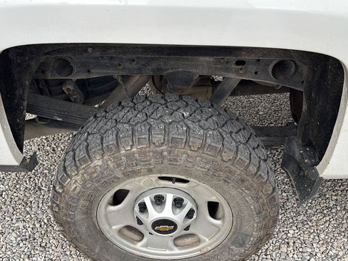 Used 2019 Chevrolet Silverado 2500 W/T AWD/4WD image 12