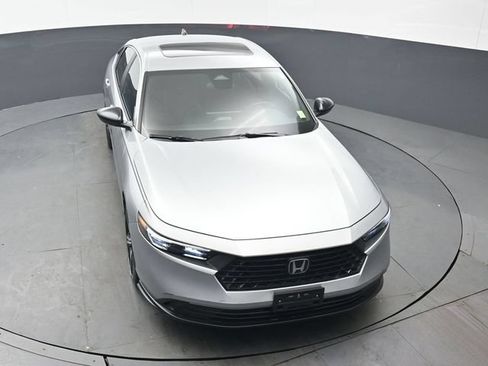 Used 2024 Honda Accord Sport image 40